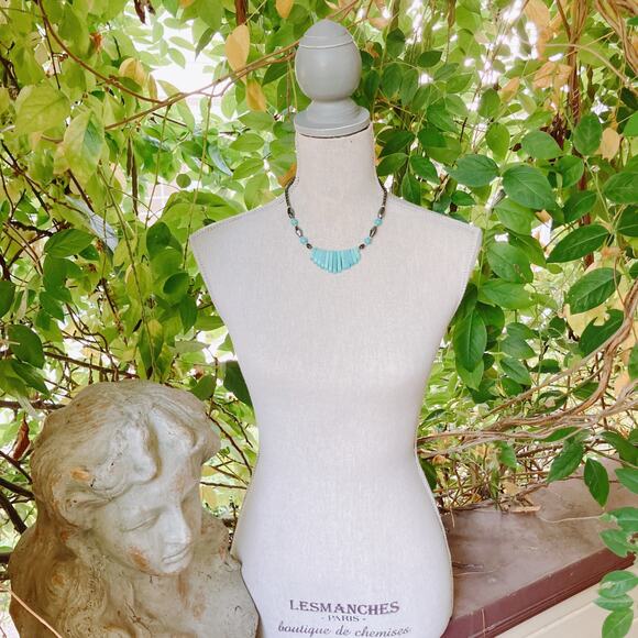 VTG Turquoise-Hued Howlite Gemstone Hematite Necklace 18" Barrel Clasp Jewelry - Picture 7 of 8